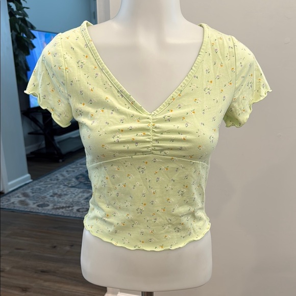 Arizona Jean Company Small Yellow Green Ruched Crop Tee - Picture 1 of 8